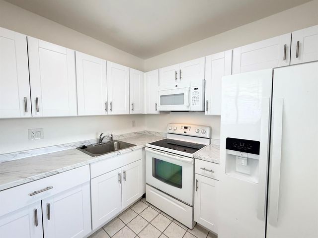 3402 Cynthia Lane 205, Lake Worth Beach, FL 33461