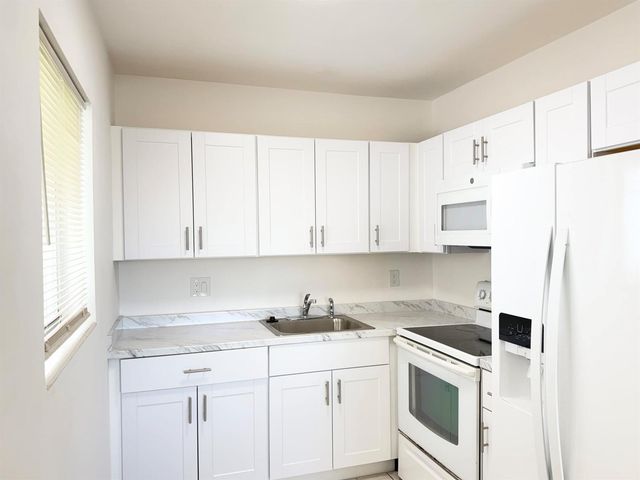 3402 Cynthia Lane 205, Lake Worth Beach, FL 33461