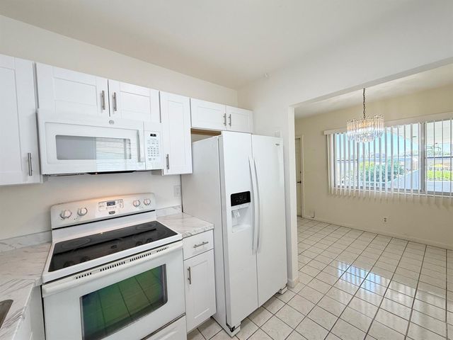 3402 Cynthia Lane 205, Lake Worth Beach, FL 33461
