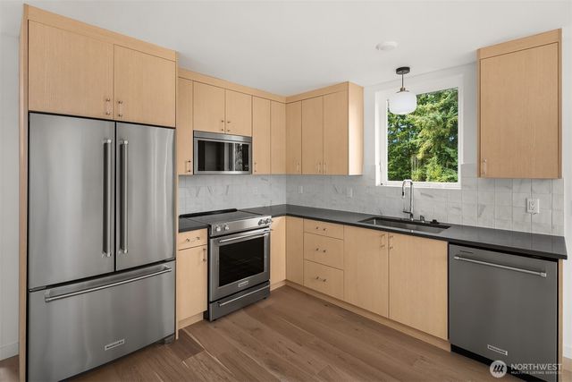 2028 NE 123rd Street, Seattle, WA 98125