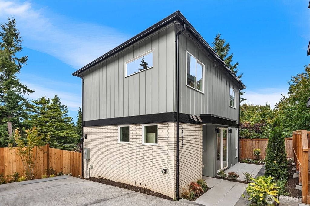 2028 NE 123rd Street, Seattle, WA 98125