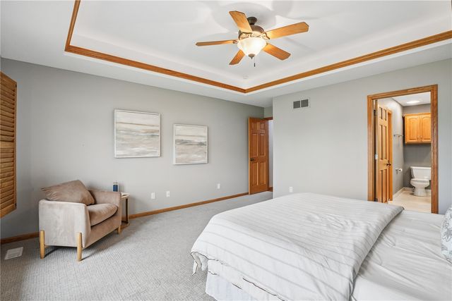 403 Wildflower Dr, Fairfax, IA 52228