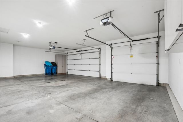 403 Wildflower Dr, Fairfax, IA 52228