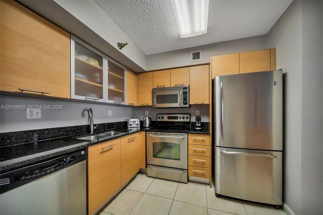 3300 NE 191st St LP04, Aventura, FL 33180