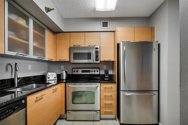 3300 NE 191st St LP04, Aventura, FL 33180