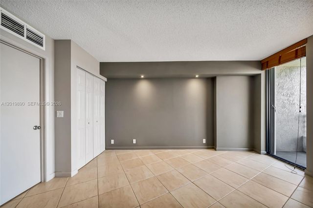 3300 NE 191st St LP04, Aventura, FL 33180