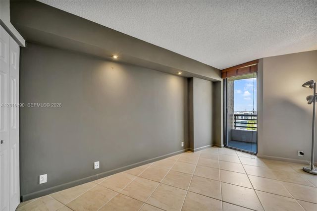 3300 NE 191st St LP04, Aventura, FL 33180