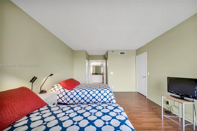 3300 NE 191st St LP04, Aventura, FL 33180