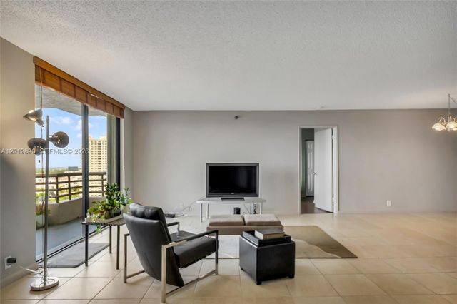 3300 NE 191st St LP04, Aventura, FL 33180