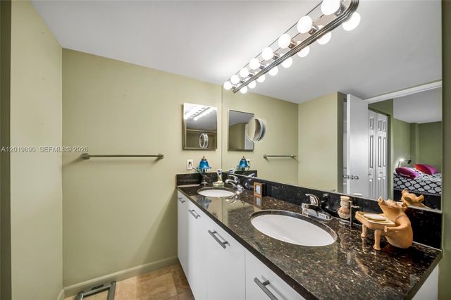 3300 NE 191st St LP04, Aventura, FL 33180