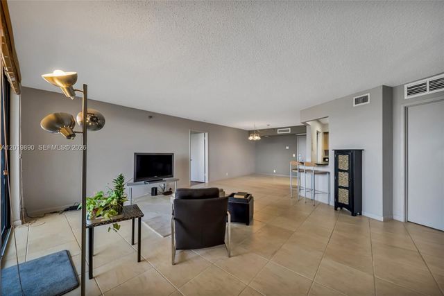 3300 NE 191st St LP04, Aventura, FL 33180