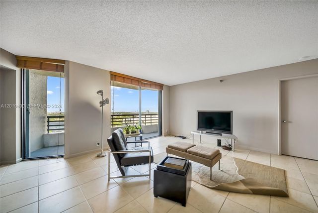 3300 NE 191st St LP04, Aventura, FL 33180