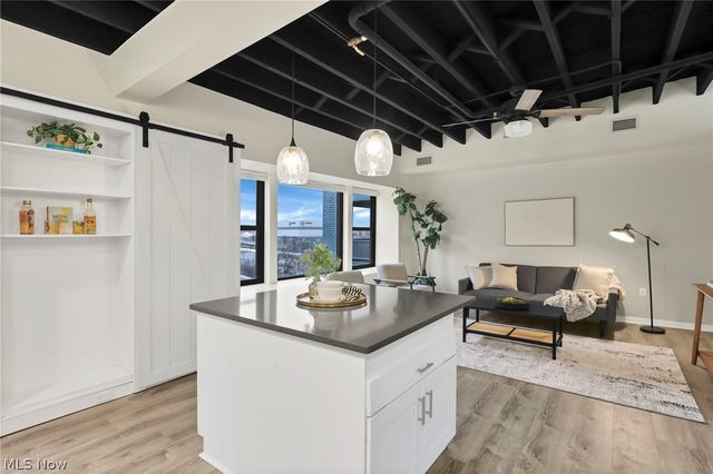 78 E Chestnut Street 608, Columbus, OH 43215