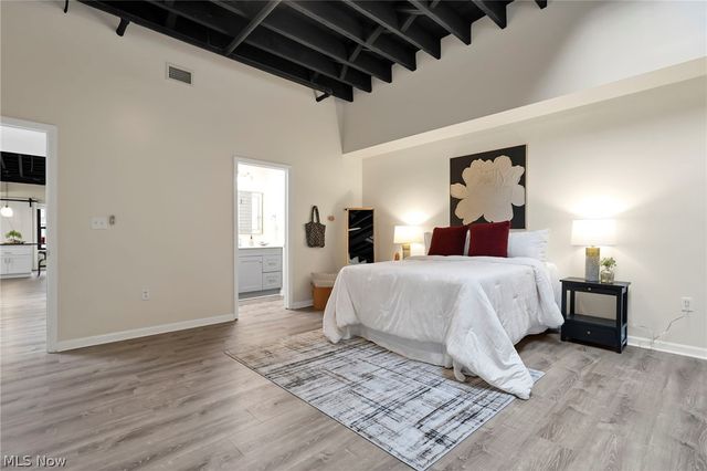 78 E Chestnut Street 608, Columbus, OH 43215