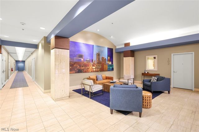 78 E Chestnut Street 608, Columbus, OH 43215