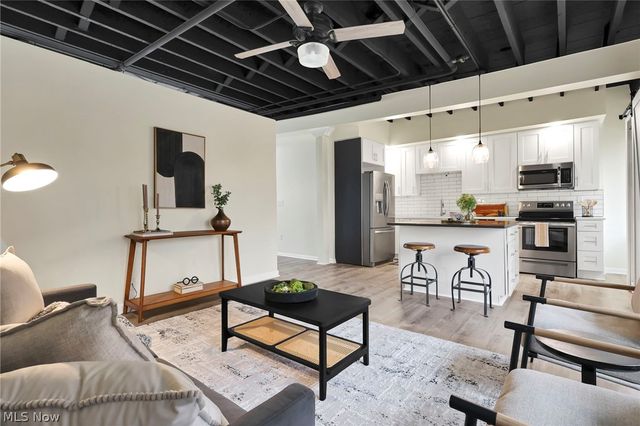 78 E Chestnut Street 608, Columbus, OH 43215