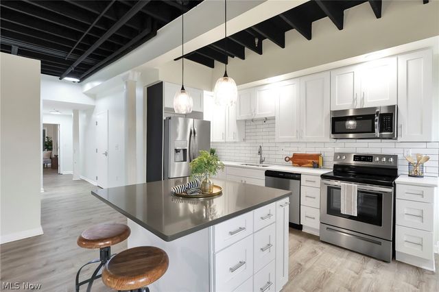 78 E Chestnut Street 608, Columbus, OH 43215