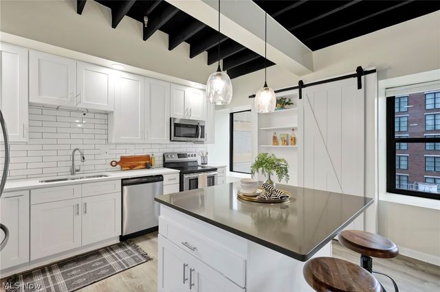 78 E Chestnut Street 608, Columbus, OH 43215