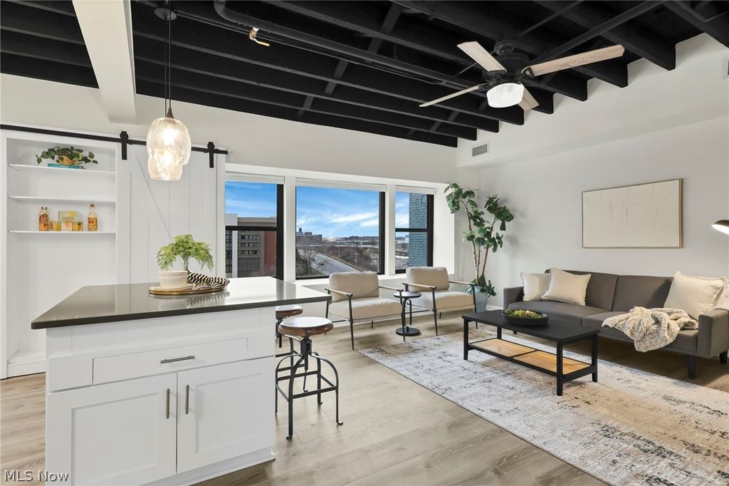 78 E Chestnut Street 608, Columbus, OH 43215