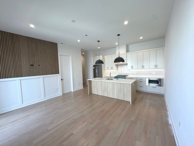 2127 W Madison Street 509, Chicago, IL 60612