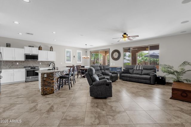 11113 E QUARRY Avenue, Mesa, AZ 85212