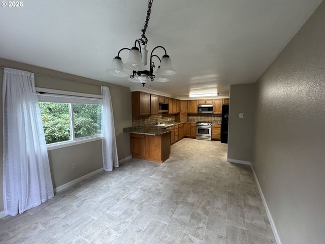 1600 RHODODENDRON Dr 218, Florence, OR 97439