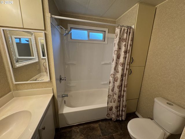 1600 RHODODENDRON Dr 218, Florence, OR 97439