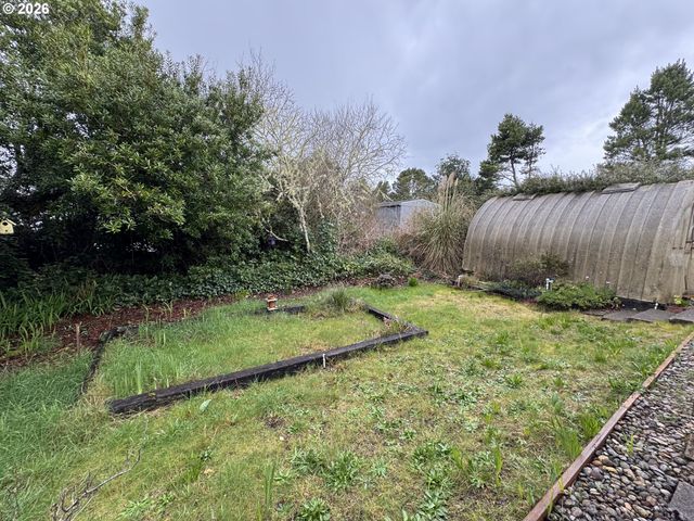 1600 RHODODENDRON Dr 218, Florence, OR 97439