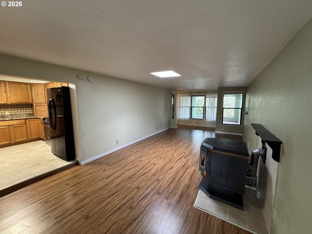 1600 RHODODENDRON Dr 218, Florence, OR 97439