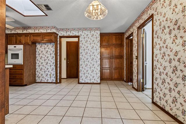 1200 Rockwood Drive, Edmond, OK 73013