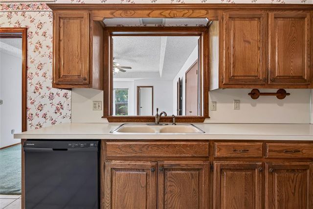 1200 Rockwood Drive, Edmond, OK 73013