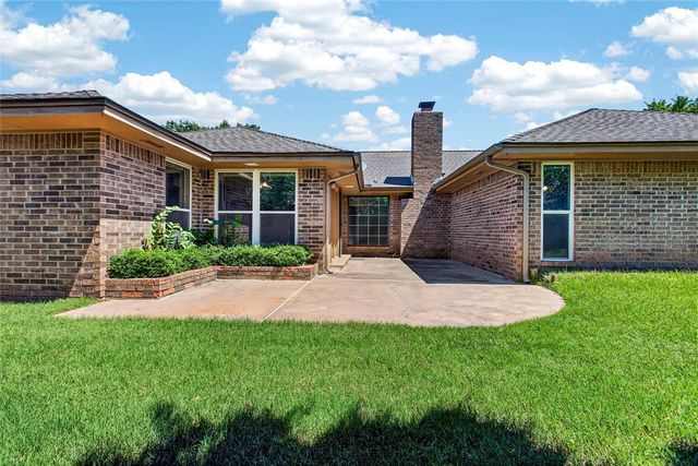 1200 Rockwood Drive, Edmond, OK 73013