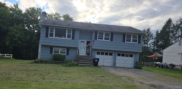 14 Bellmore Drive, Poughkeepsie, NY 12603