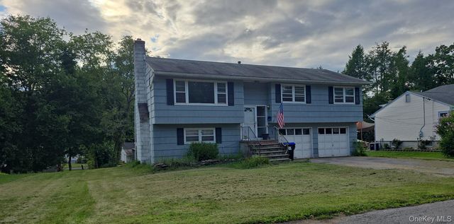 14 Bellmore Drive, Poughkeepsie, NY 12603