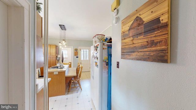327 N HIGH ST, Romney, WV 26757