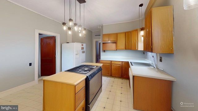 327 N HIGH ST, Romney, WV 26757