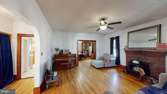 327 N HIGH ST, Romney, WV 26757