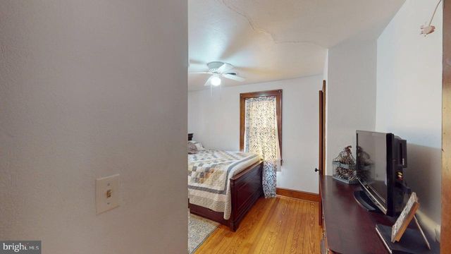 327 N HIGH ST, Romney, WV 26757