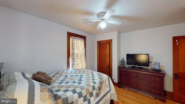 327 N HIGH ST, Romney, WV 26757