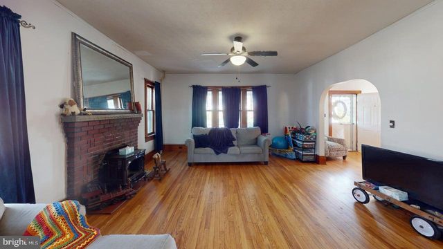 327 N HIGH ST, Romney, WV 26757