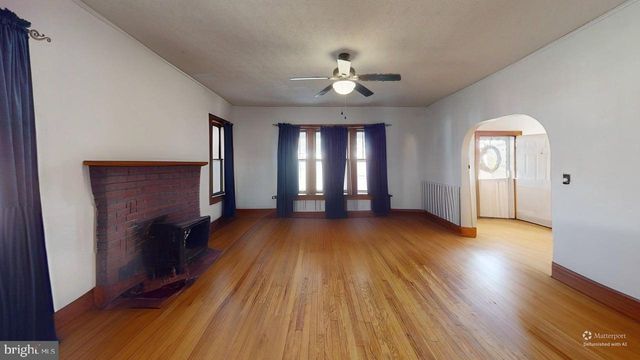 327 N HIGH ST, Romney, WV 26757