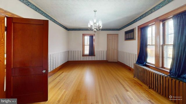 327 N HIGH ST, Romney, WV 26757