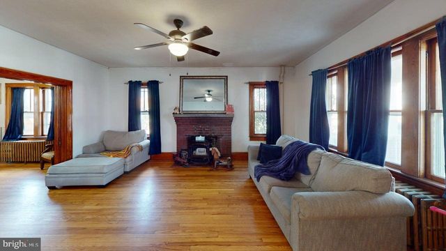 327 N HIGH ST, Romney, WV 26757