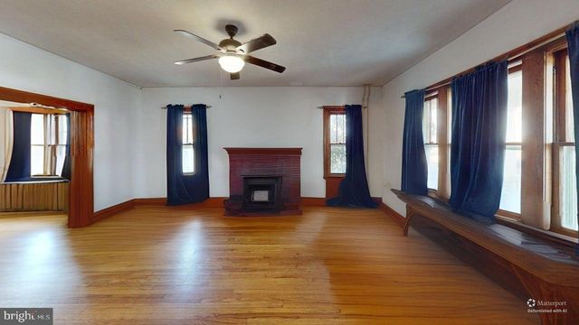 327 N HIGH ST, Romney, WV 26757