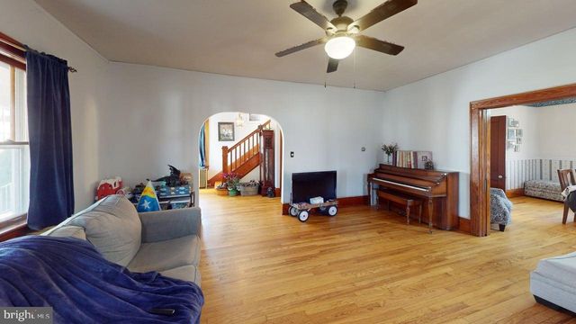 327 N HIGH ST, Romney, WV 26757
