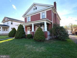 327 N HIGH ST, Romney, WV 26757