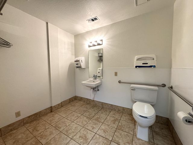 1890 Park Marina Drive, 106, Redding, CA 96001