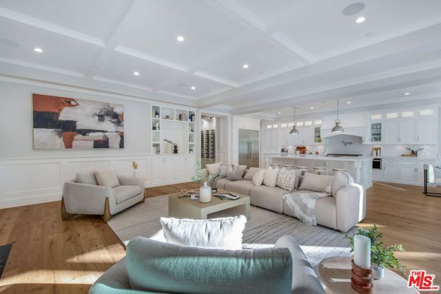 813 N Spaulding Avenue, Los Angeles, CA 90046