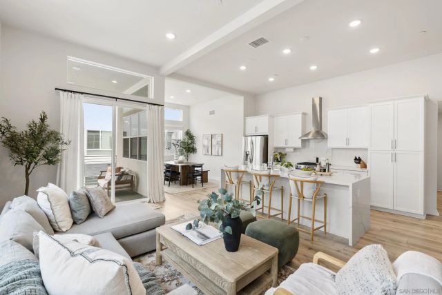 2049 Bravo Loop 5, Chula Vista, CA 91915