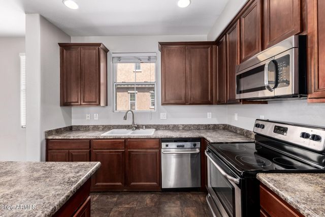 2026 N 78TH Glen, Phoenix, AZ 85035